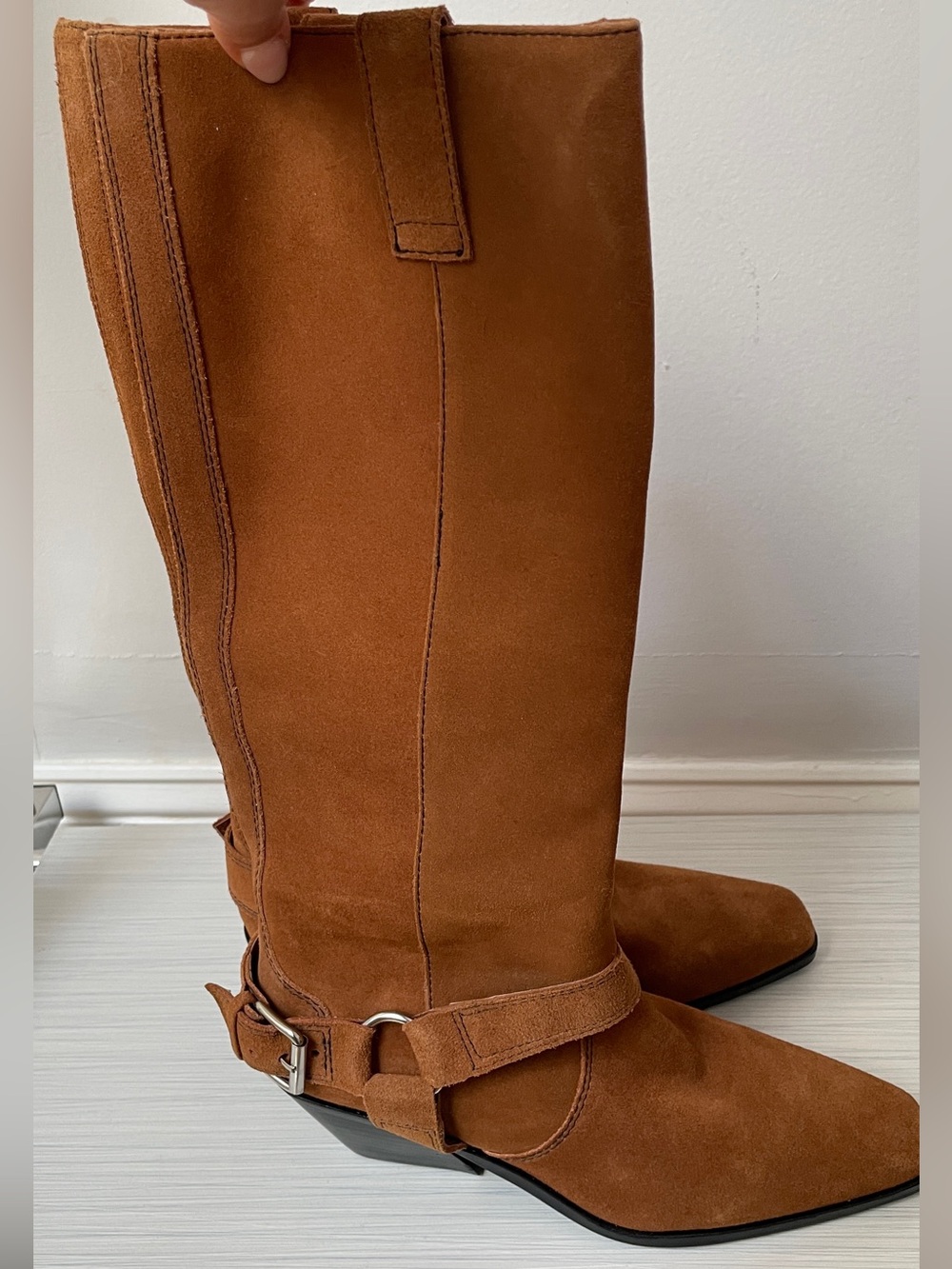 Caverley size 38 Suede Knee-High pull on western Boots in Chestnut